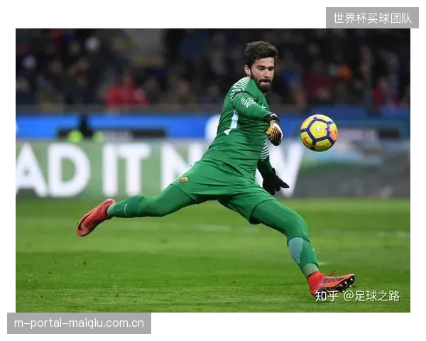 26岁门将迪韦尔热从德国业余联赛走向世界杯,上演足球童话。 26岁门将迪韦尔热从德国业余联赛走向世界杯,上演足球童话。